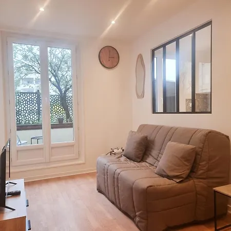 Apartment Exigehome - En Plein Centre-ville Montigny-le-Bretonneux